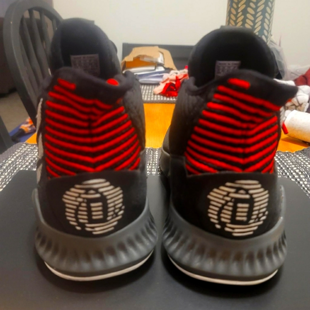 Adidas Derrick Rose 9 Scarlets great condition